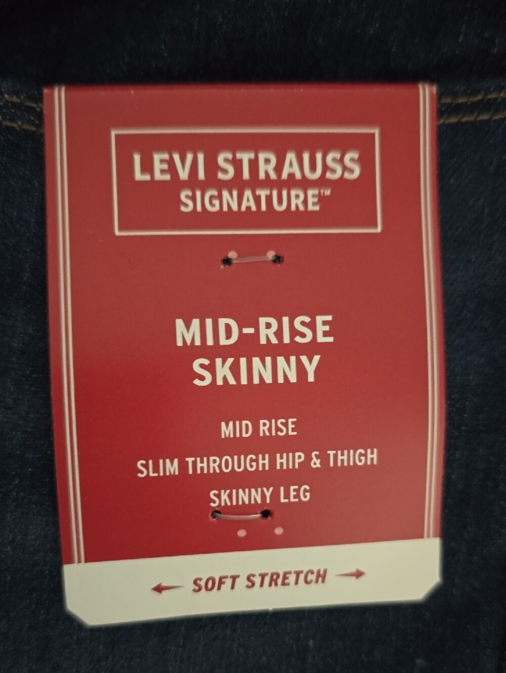 Levi's Women's Skinny Jeans in Dark Blue Wash - Picture 3 of 6